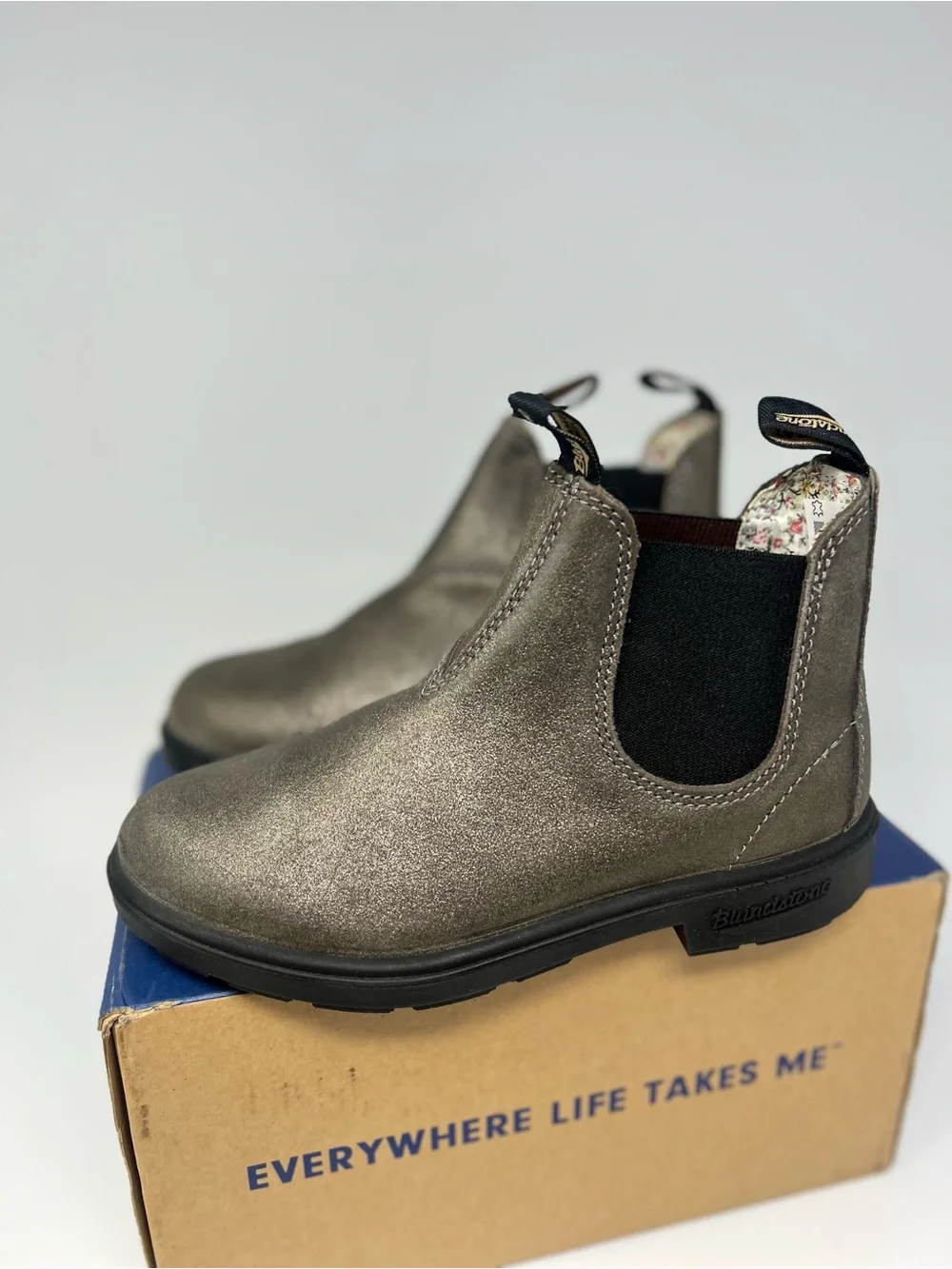 Blundstone 2093 Chelsea Boot Size 3